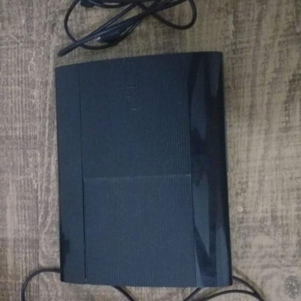 ps3 slim 250 gb - usado (+3 jogos)