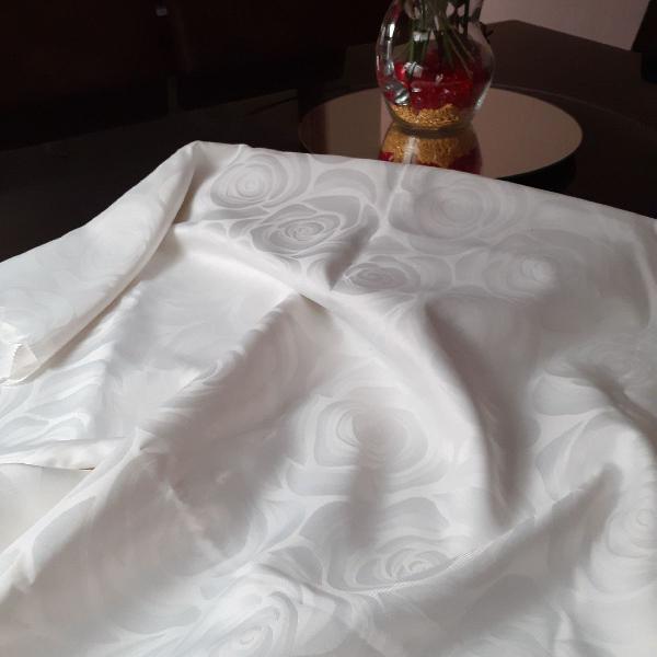 toalha para mesa quadrada branca linda!