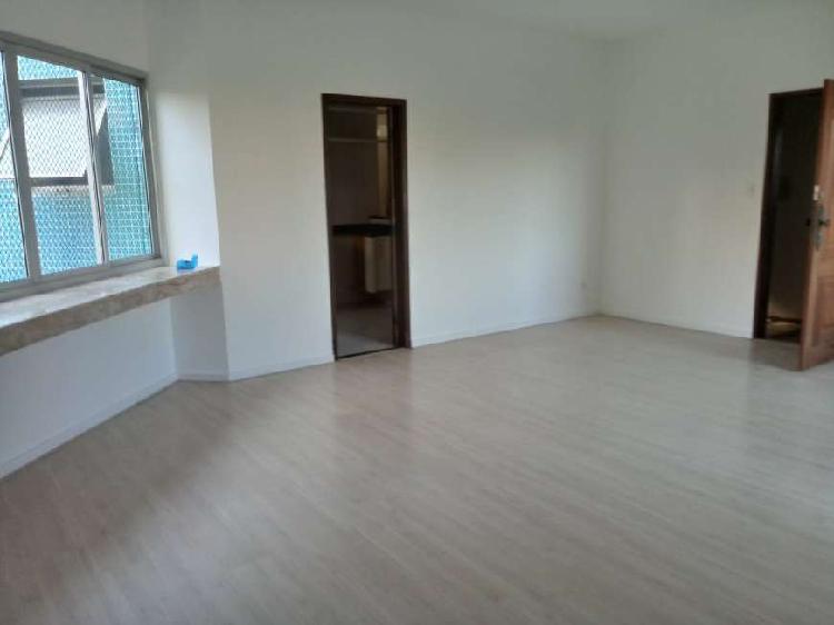 Apartamento de 3/4 sendo duas suítes,no bairro nobre