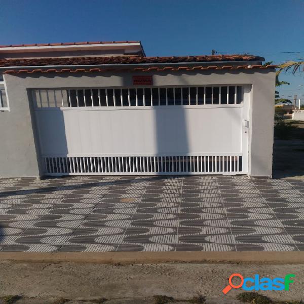CASA 3 DORMS, 2 SUÍTES-ÓTIMO ACABAMENTO- PÉ NA AREIA-