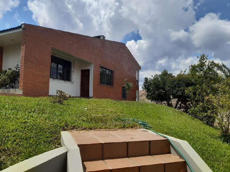 CASA – TERRENO AMPLO – BARREIRINHA
