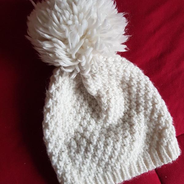 Gorro de tricô branco