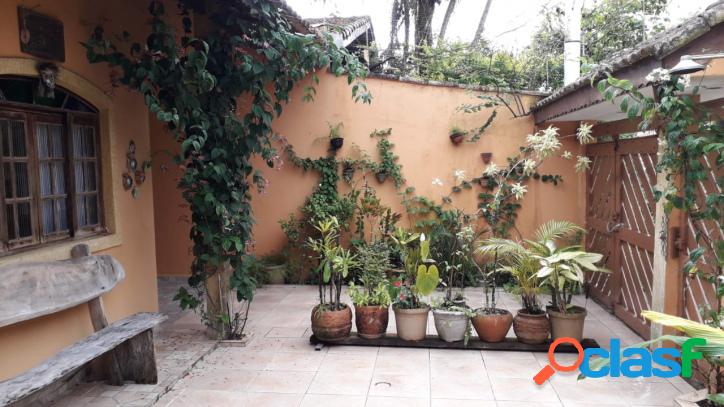 OPORTUNIDADE-ÓTIMA CASA-3 DORMITÓRIOS-400 m DO MAR-