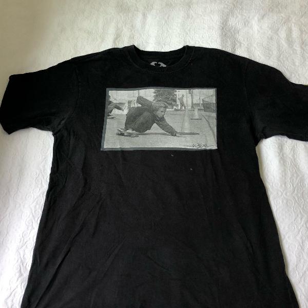 camiseta preta hurley