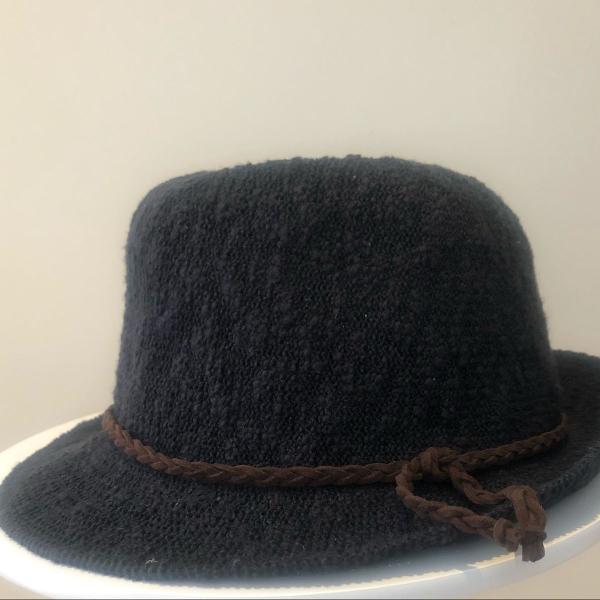 chapéu de tecido estiloso
