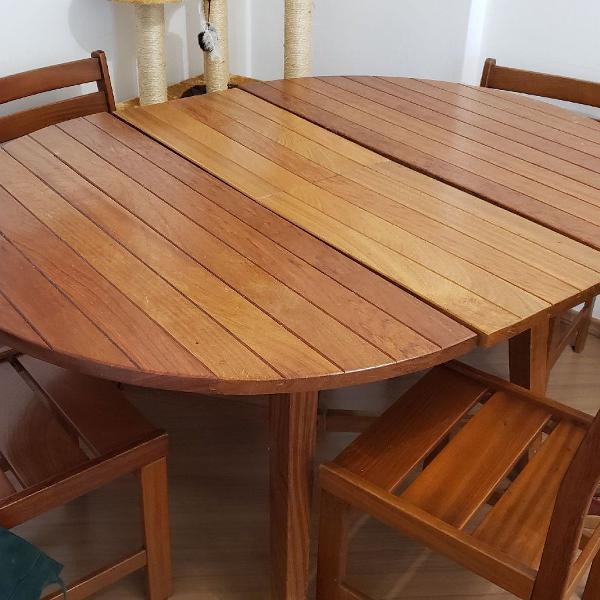 mesa de madeira com 6 cadeiras