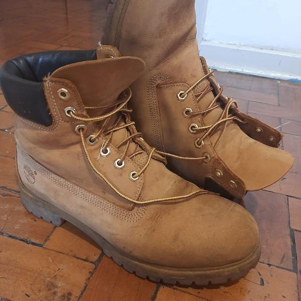 yellow boots