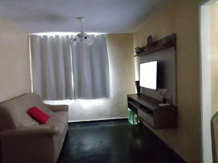 Apartamento com 2 Quartos à Venda, 48 m² por R$ 160.000