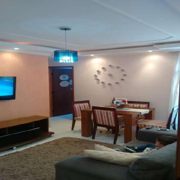 Apartamento de 2 dormitórios, Jd América. Ótima