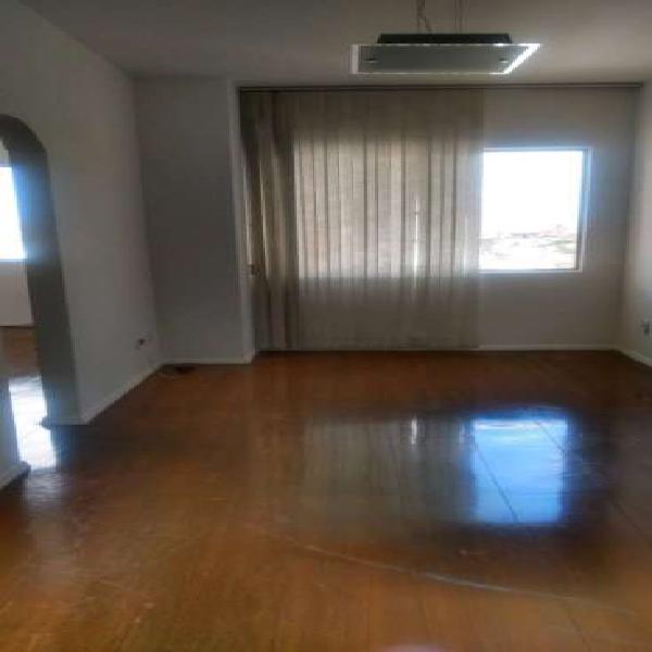 Apartamento para aluguel possui 70 metros quadrados com 2