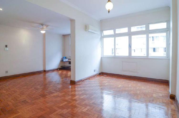 Apartamento para aluguel possui 89 metros quadrados com 2