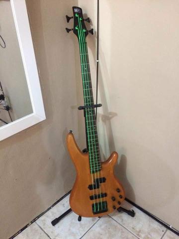 Baixo Ibanez SD