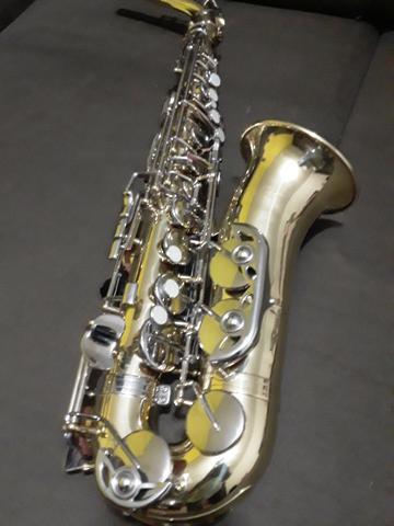 Saxofone Vito em estado de novo