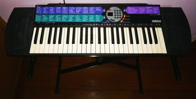 Teclado Yamaha PSR-77