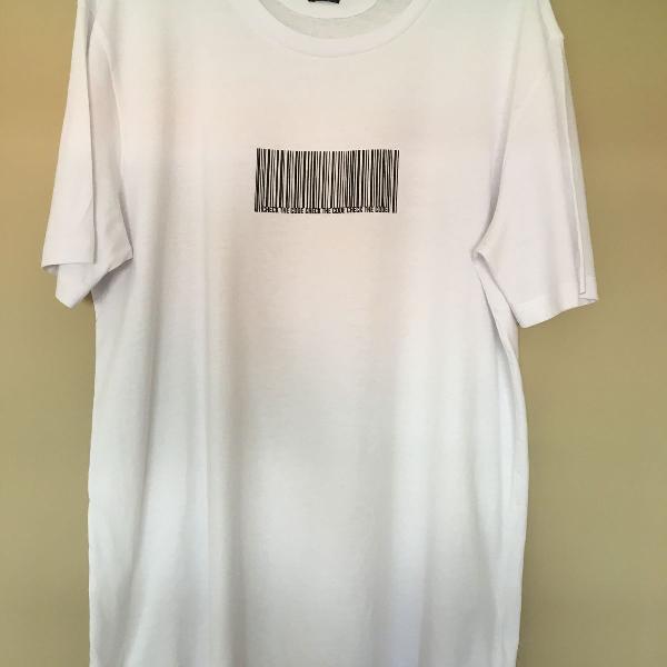 camiseta branca zara (código de barras)