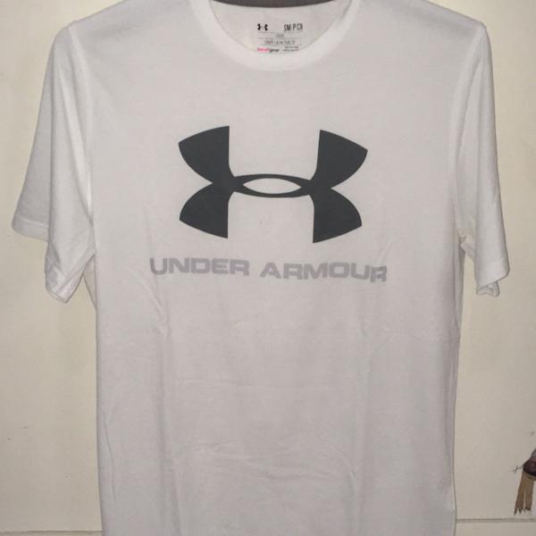 camiseta under armour em perfeito estado