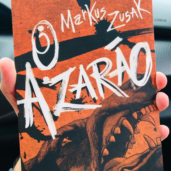 livro o azarão de markus zusak- usado