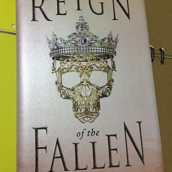 livro reign of the fallen de sarah glenn marsh