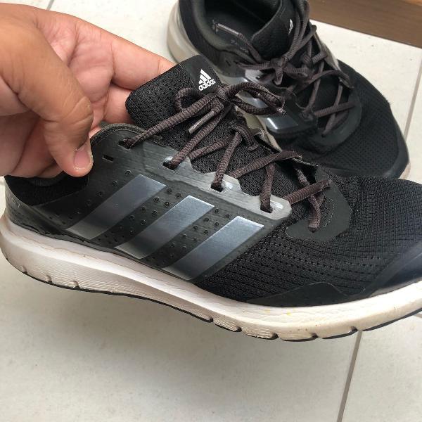 tênis addidas