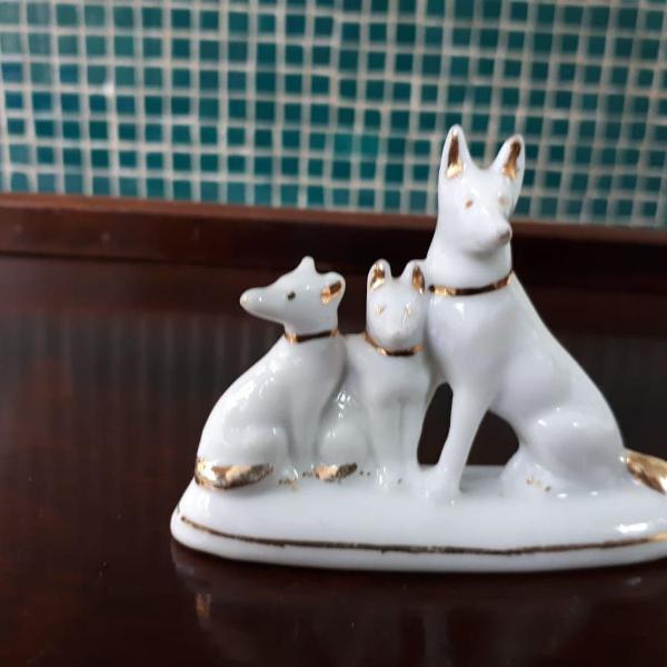 3 mini cãezinhos de porcelana