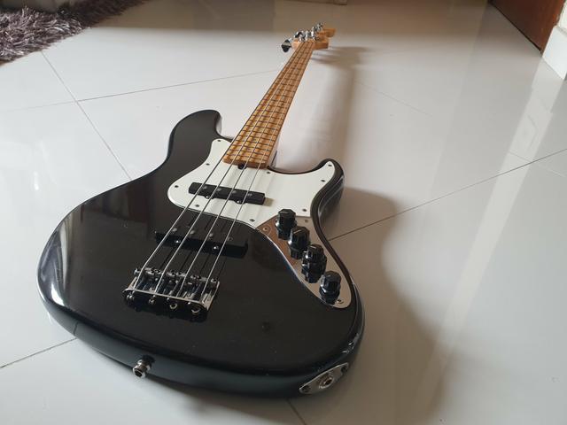 Baixo Fender Jazz Bass American Deluxe IV