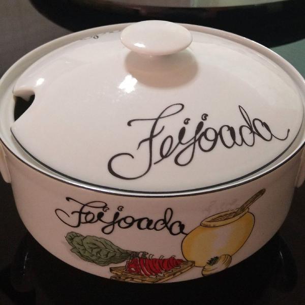 Cumbuca de porcelana para feijoada.