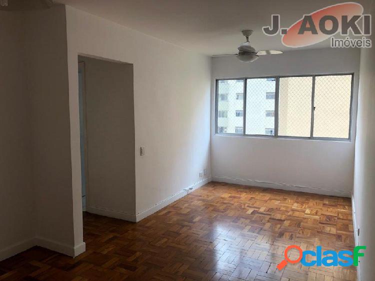 EXCELENTE APARTAMENTO, TODO REFORMADO, PORTARIA 24 HORAS