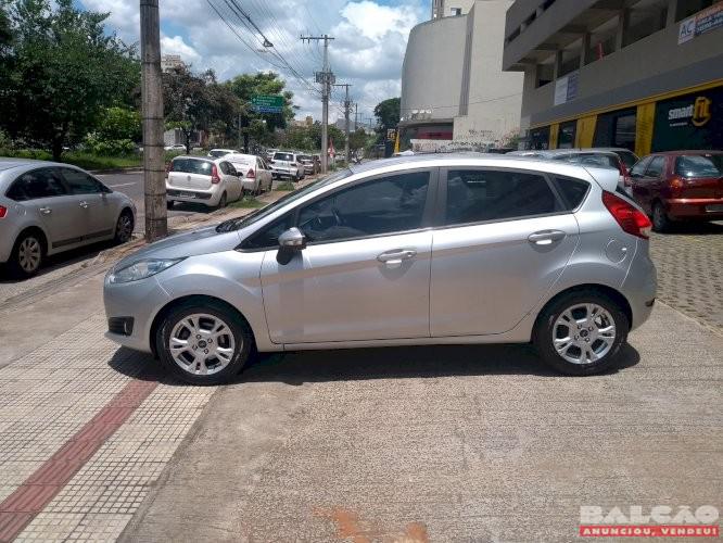 Ford New Fiesta 1.6 Ano 2014/2015 completo com ar digital