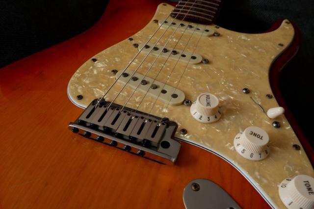 Guitarra Fender American Deluxe Stratocaster