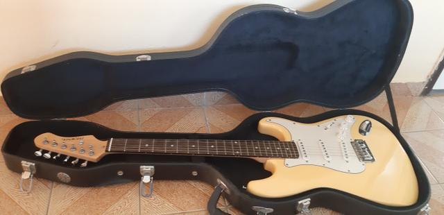 Guitarra PHOENIX stratocaster + pedaleira G1XNEXT + Case