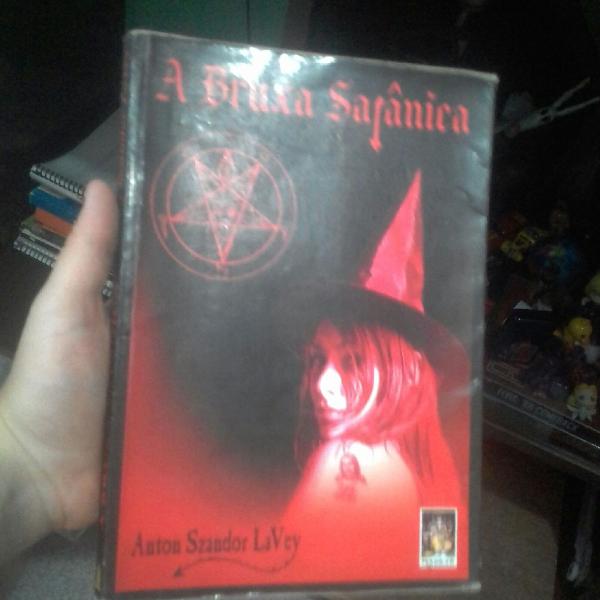 Livro A Bruxa Satânica