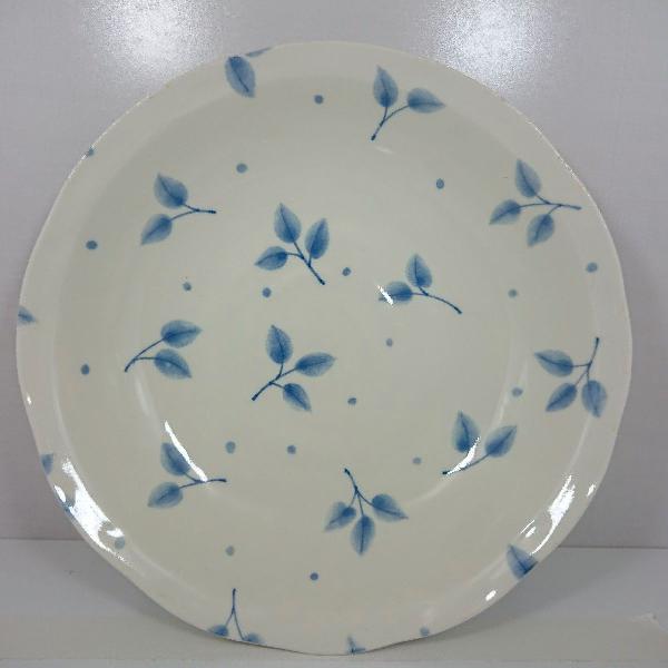 Prato de porcelana chinesa com desenhos de folhas SaintChina