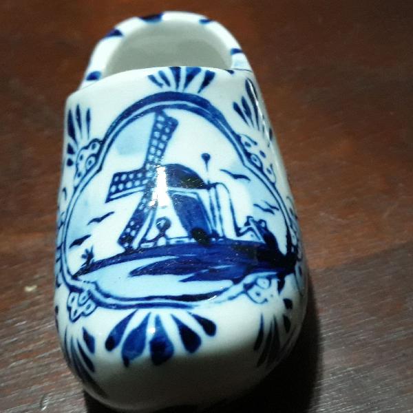 Tamanquinho de porcelana holandês
