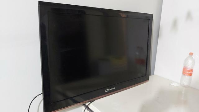 Tv LCD 42 pra retirada de peças