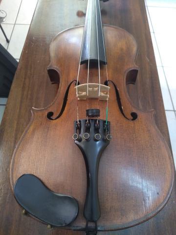 Violino modelo Stradivarius antigo