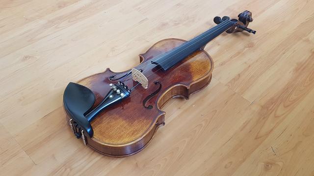 Violino vk644 sólido - Troco por violão elétrico de aço
