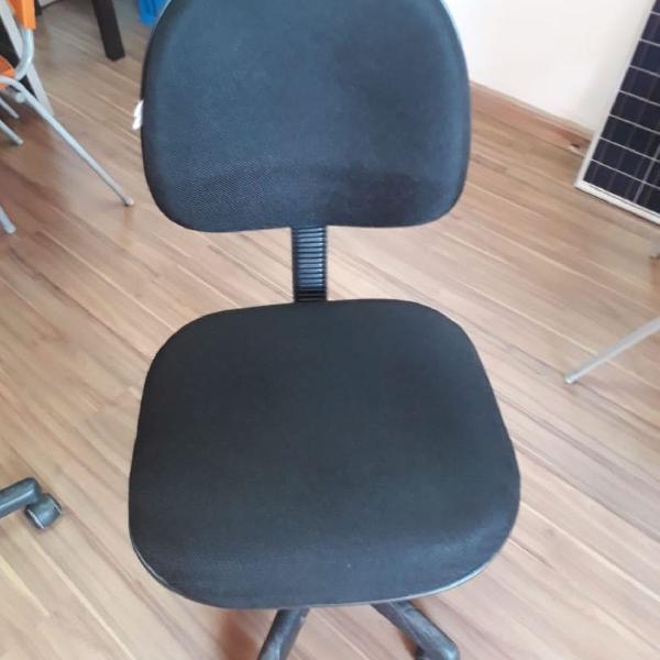 cadeira giratória simples