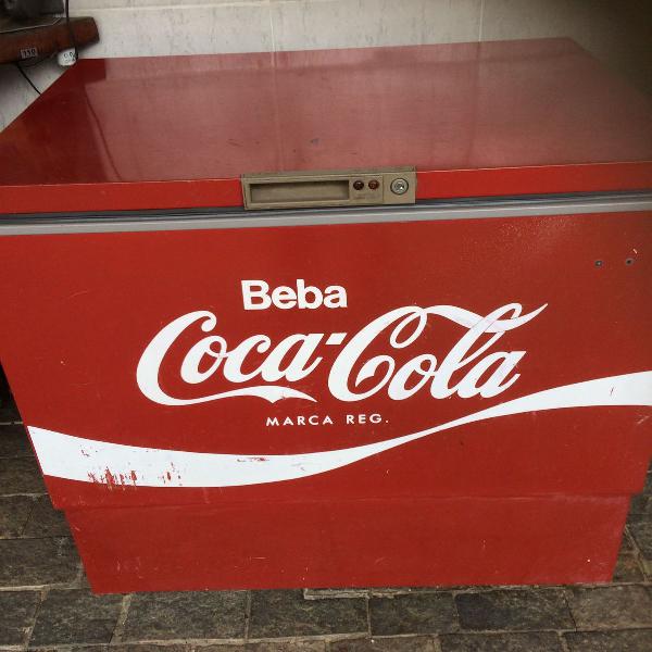 freezer antigo da coca cola