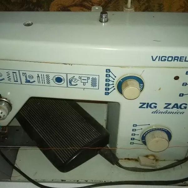 máquina de costura vigorelli zig zag com mesa