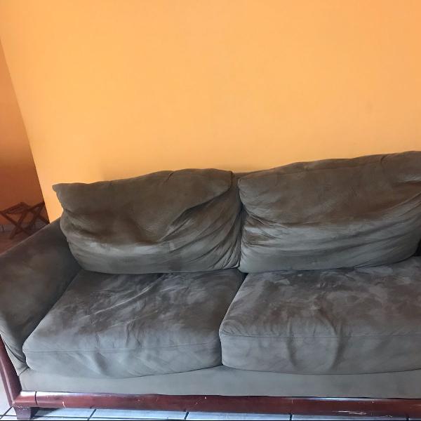 sofá extremamente confortável 300,00