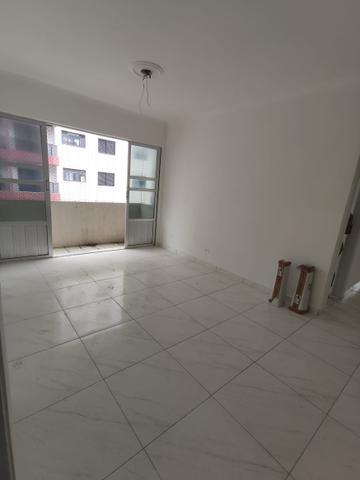 Alugo apartamento 03 dormitórios na cidade de Praia Grande