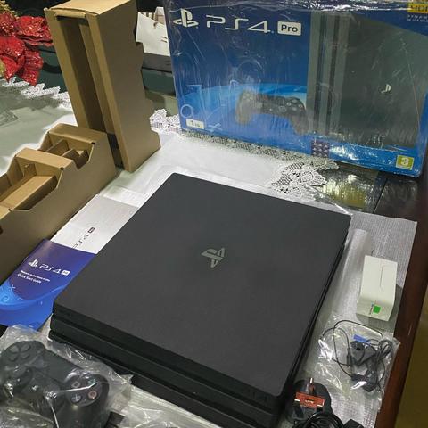 PS4 PRO 2 meses de uso