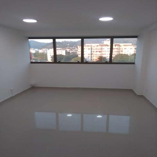 Sala comercial / escritório com 22 m² na Freguesia - RJ