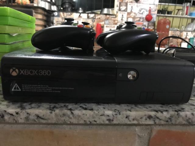 Xbox 360 125GB + kinect + 2 Controles - Destravado (Divide