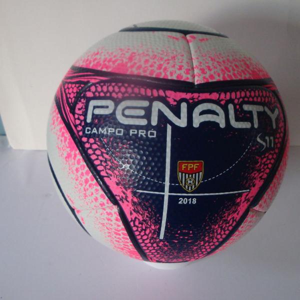 bola futebol campo pro penalty s11 fpf viii - branco e rosa