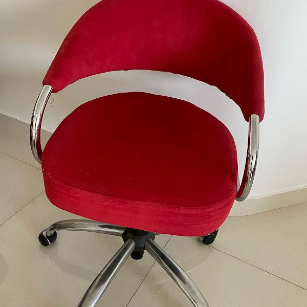cadeira vermelha veludo