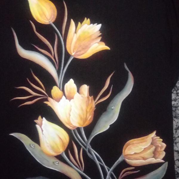 camiseta tulipas amarelas