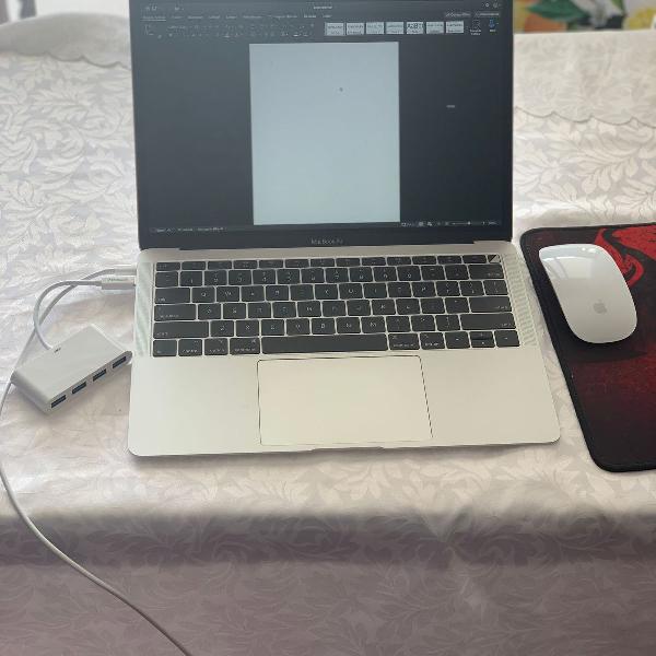 macbook air 2018 + magic mouse + capa + conector usb