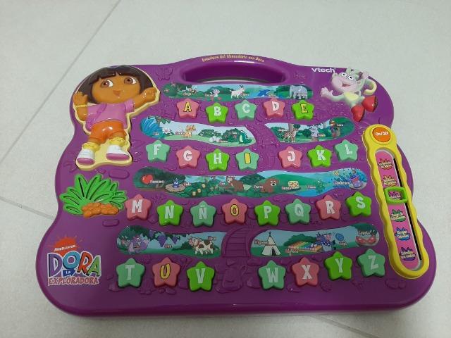 Brinquedo interativo da Dora em espanhol