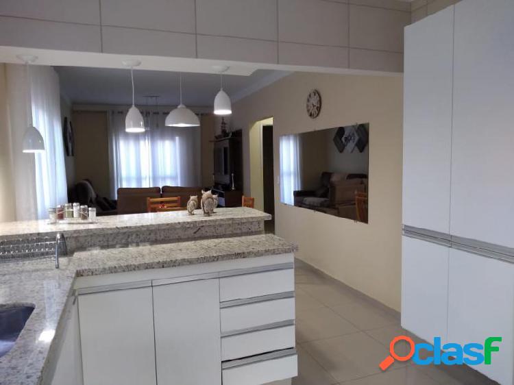 Casa com 3 dorms em Botucatu - Altos do ParaÃ­so por 315